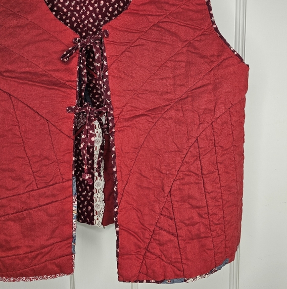 VTG Quilted Patchwork Reversible Vest - Picture 10 of 16